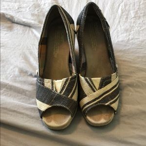 Toms wedges